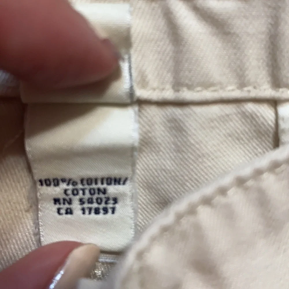Banana republic cream shorts size: 4